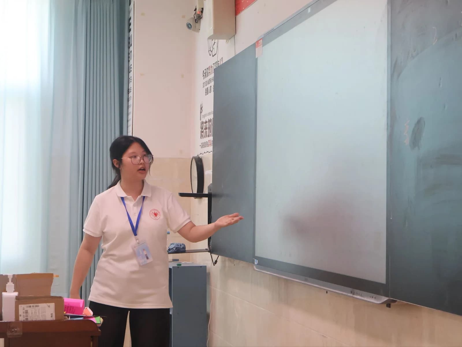 黄婷
